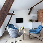 Cinema Aparthotel 3*