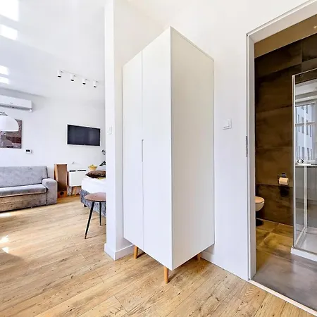 Cinema Apart Otel Poznan