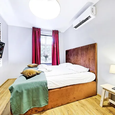 Cinema Ξενοδοχείο με διαμερίσματα 3*