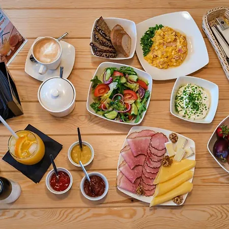 Cinema Ξενοδοχείο με διαμερίσματα 3*