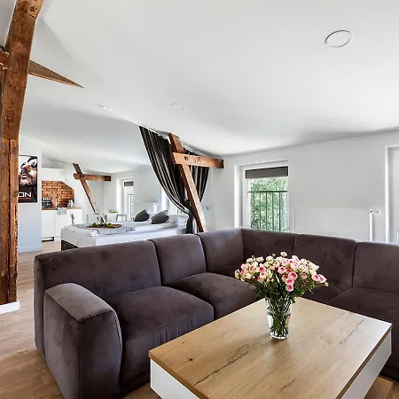 Cinema מלון דירות