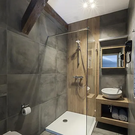 Cinema Ξενοδοχείο με διαμερίσματα Πόζναν