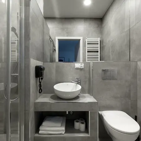 Cinema Ξενοδοχείο με διαμερίσματα Πόζναν