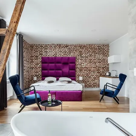 Cinema Ξενοδοχείο με διαμερίσματα Πόζναν