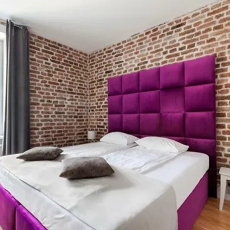 Cinema Aparthotel