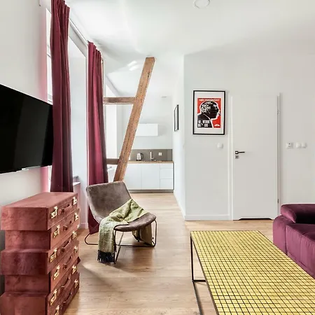 Cinema Ξενοδοχείο με διαμερίσματα Πόζναν