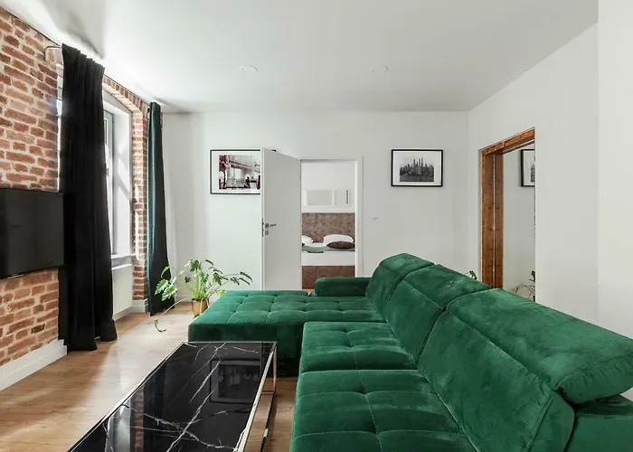 Cinema Aparthotel 3*